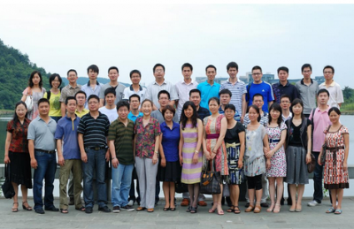 热烈庆祝漫画柜
杭州校友分会圆满成立